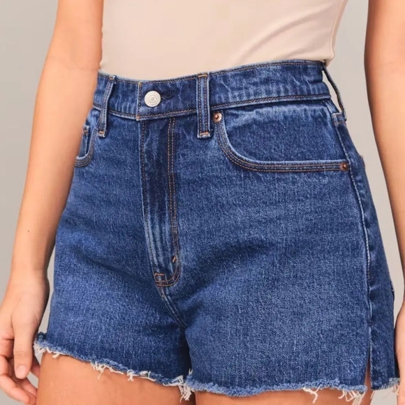 Pants - Abercrombie & Fitch Curve Love High Rise The Mom Short Size 33